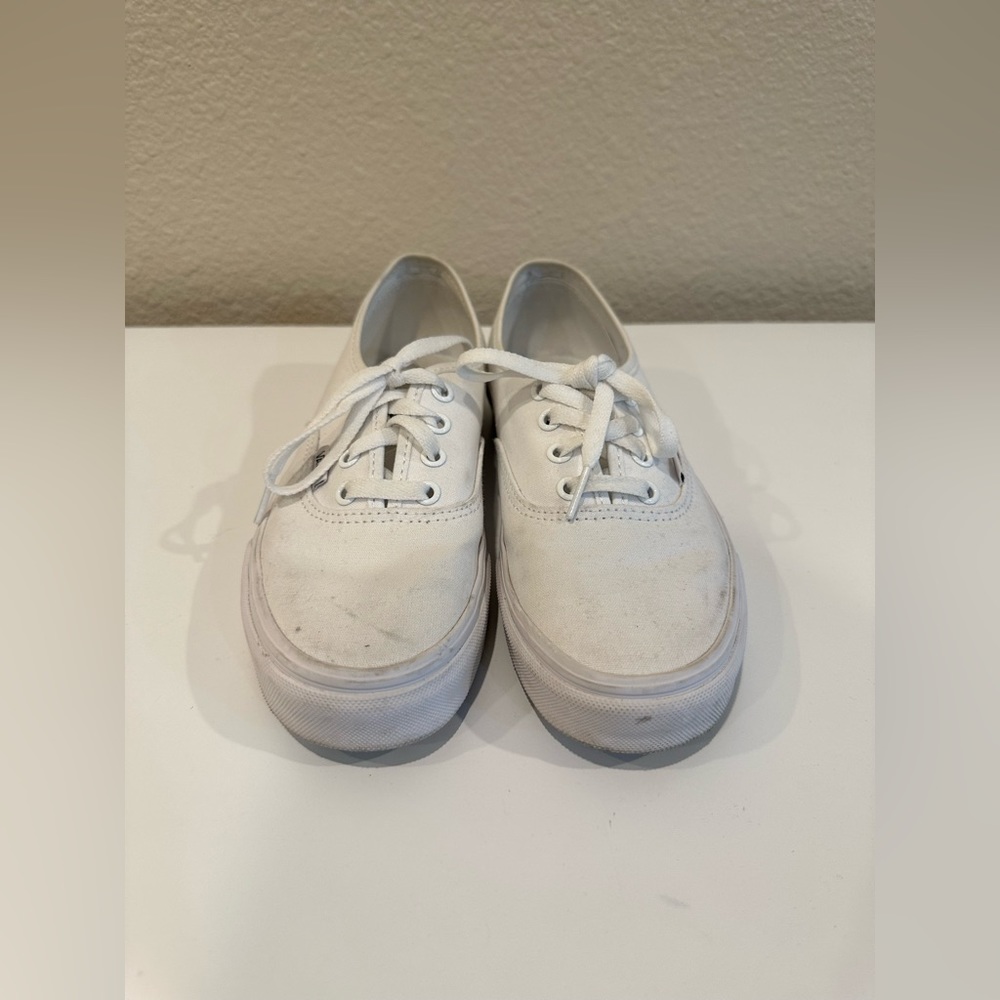 VANS - Authentic™ - Core Classics - True White - US Size Men 5.5 Women 7

.